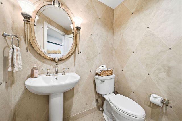 1 Miranova Place, 1610, Columbus, OH 43215