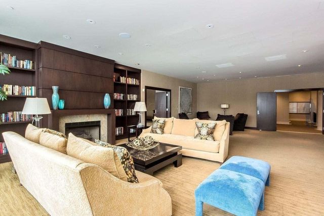 1 Miranova Place, 1610, Columbus, OH 43215