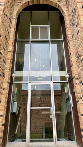 720 Hill Drive 304, Hoffman Estates, IL 60192