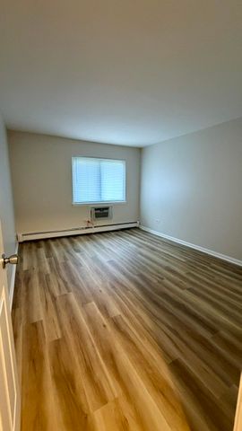 720 Hill Drive 304, Hoffman Estates, IL 60192