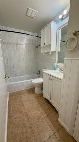 720 Hill Drive 304, Hoffman Estates, IL 60192