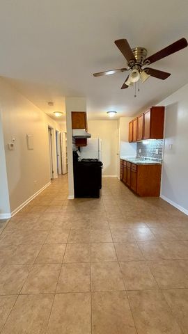 720 Hill Drive 304, Hoffman Estates, IL 60192