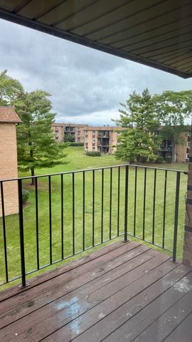 720 Hill Drive 304, Hoffman Estates, IL 60192