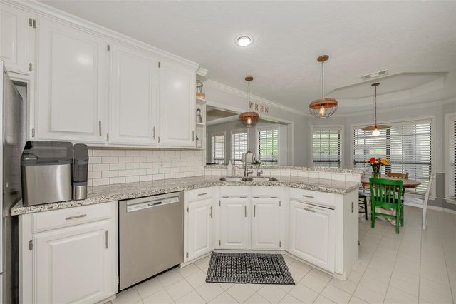 2905 Aztec Court, College Station, TX 77845