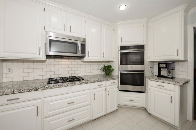 2905 Aztec Court, College Station, TX 77845