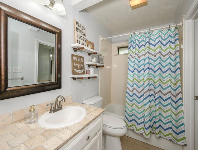 2905 Aztec Court, College Station, TX 77845
