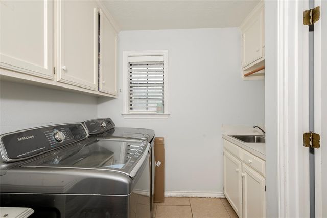 2905 Aztec Court, College Station, TX 77845