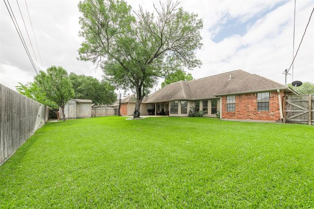 2905 Aztec Court, College Station, TX 77845
