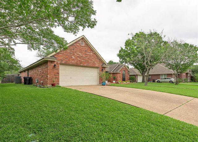 2905 Aztec Court, College Station, TX 77845
