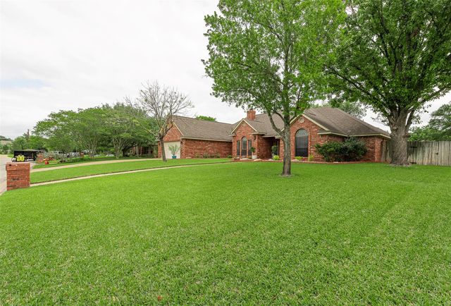2905 Aztec Court, College Station, TX 77845