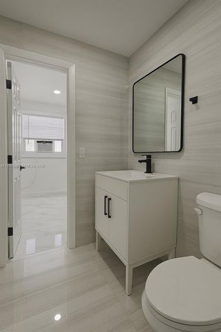 5740 Mayo St 4, Hollywood, FL 33023