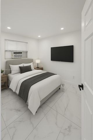 5740 Mayo St 4, Hollywood, FL 33023