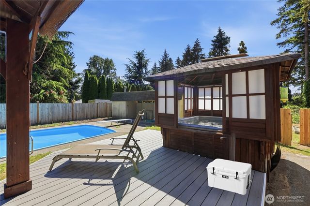 17405 18th Avenue W, Lynnwood, WA 98037