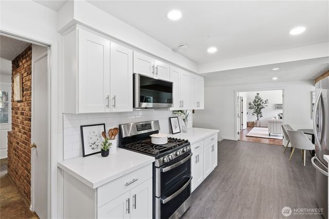 17405 18th Avenue W, Lynnwood, WA 98037