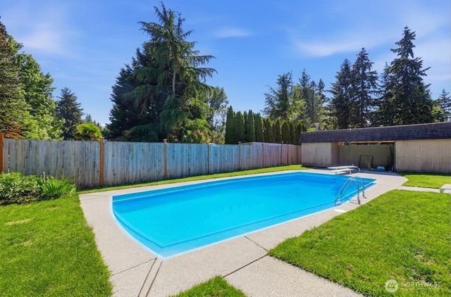 17405 18th Avenue W, Lynnwood, WA 98037