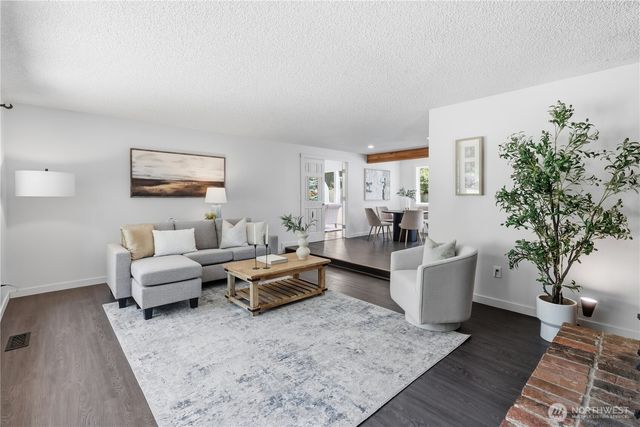 17405 18th Avenue W, Lynnwood, WA 98037