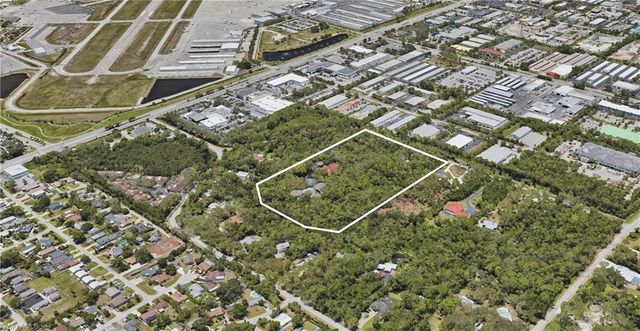 3720 Gail BLVD, Naples, FL 34104