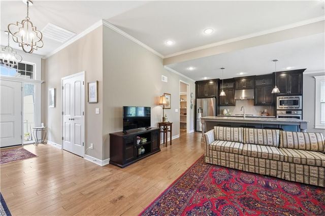 11111 N Euclid Avenue, Kansas City, MO 64155