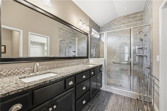 11111 N Euclid Avenue, Kansas City, MO 64155