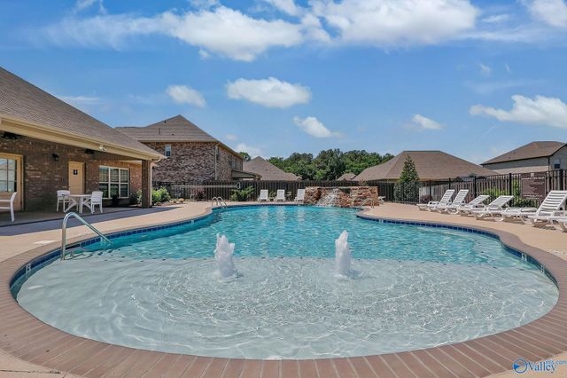 331 Willow Bank Circle, Decatur, AL 35603