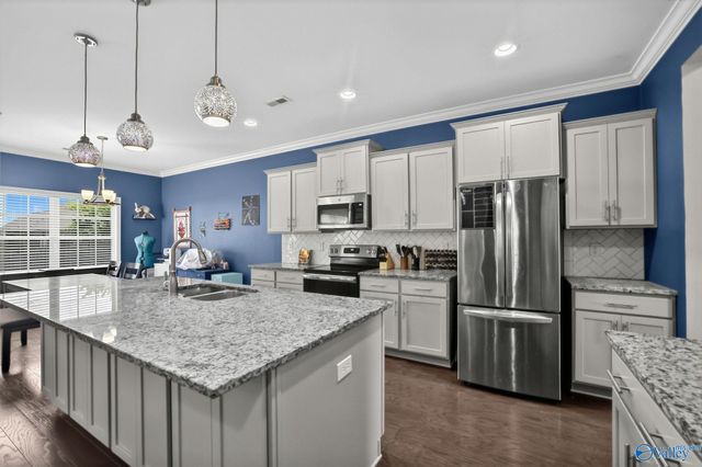 331 Willow Bank Circle, Decatur, AL 35603