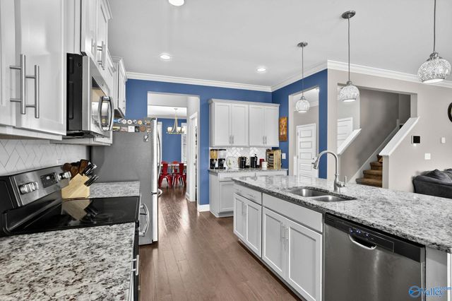 331 Willow Bank Circle, Decatur, AL 35603