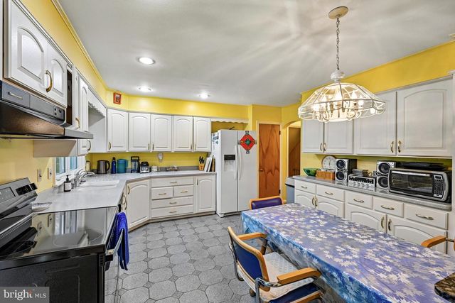 380 SYCAMORE MILLS RD, Media, PA 19063