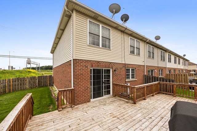 8902 Frontage Road, Justice, IL 60458