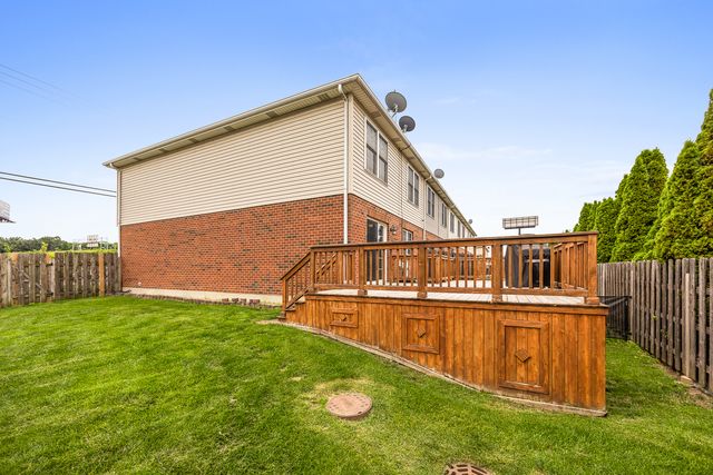 8902 Frontage Road, Justice, IL 60458