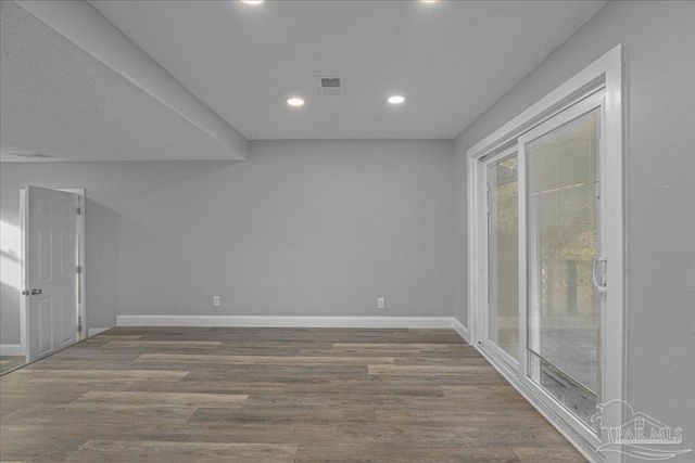 8 Mindoro Cir, Pensacola, FL 32507