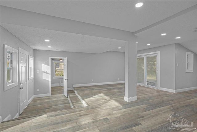 8 Mindoro Cir, Pensacola, FL 32507