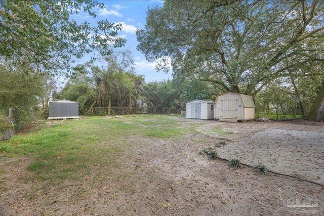 8 Mindoro Cir, Pensacola, FL 32507