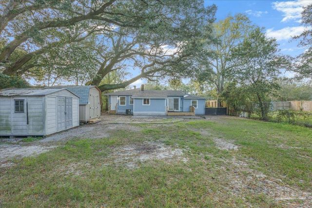 8 Mindoro Cir, Pensacola, FL 32507