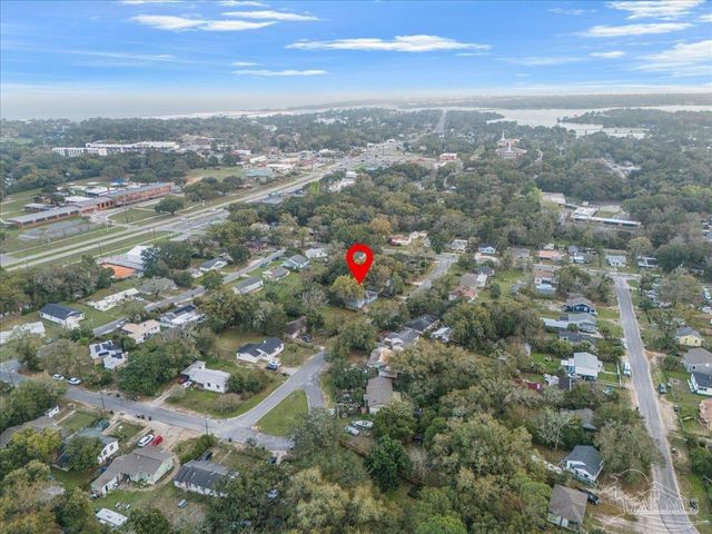 8 Mindoro Cir, Pensacola, FL 32507