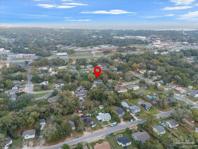 8 Mindoro Cir, Pensacola, FL 32507