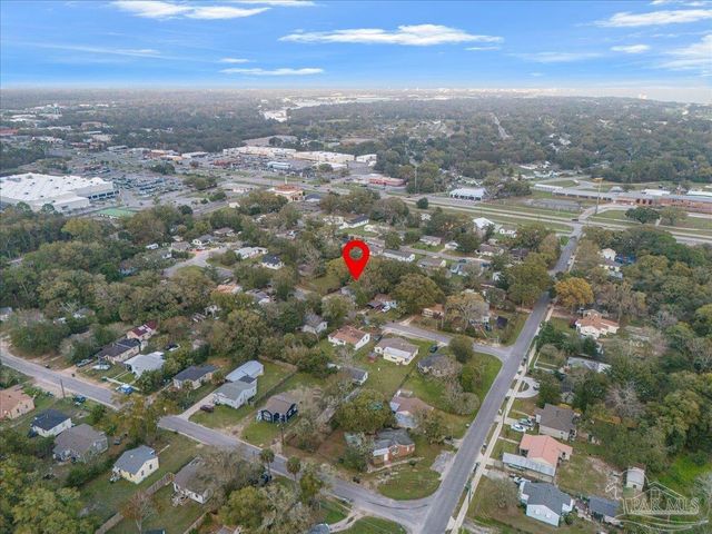 8 Mindoro Cir, Pensacola, FL 32507