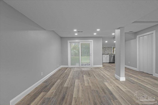 8 Mindoro Cir, Pensacola, FL 32507