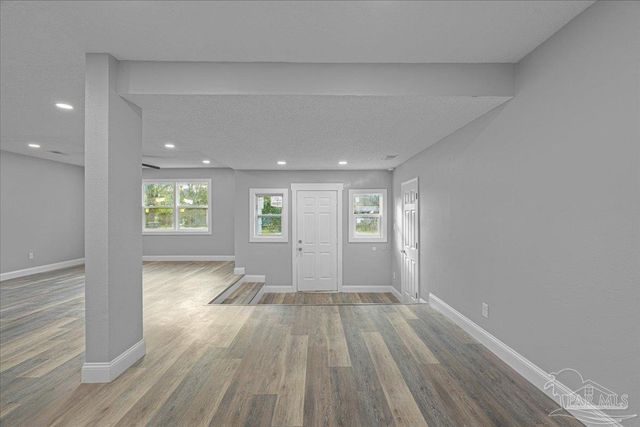 8 Mindoro Cir, Pensacola, FL 32507