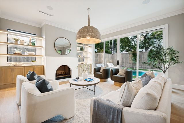 6606 Winton Street, Dallas, TX 75214