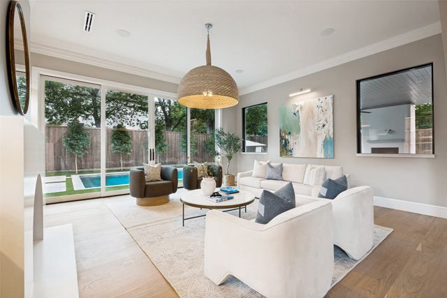 6606 Winton Street, Dallas, TX 75214