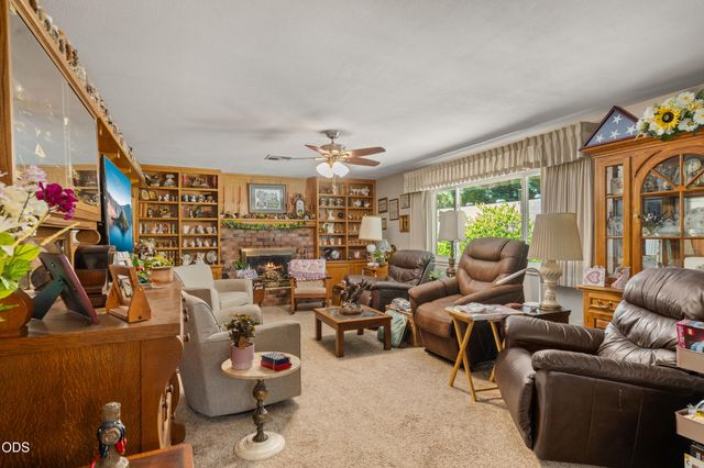 686 Towne Street, Grants Pass, OR 97527