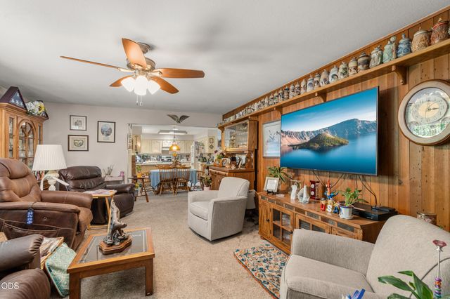 686 Towne Street, Grants Pass, OR 97527
