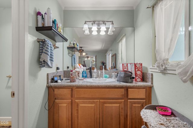 686 Towne Street, Grants Pass, OR 97527