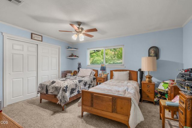686 Towne Street, Grants Pass, OR 97527