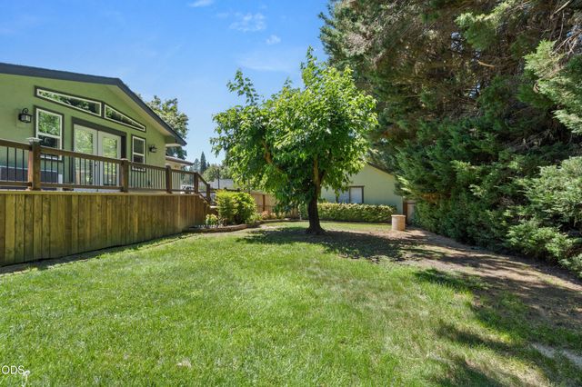 686 Towne Street, Grants Pass, OR 97527