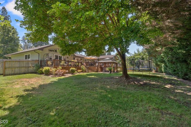 686 Towne Street, Grants Pass, OR 97527