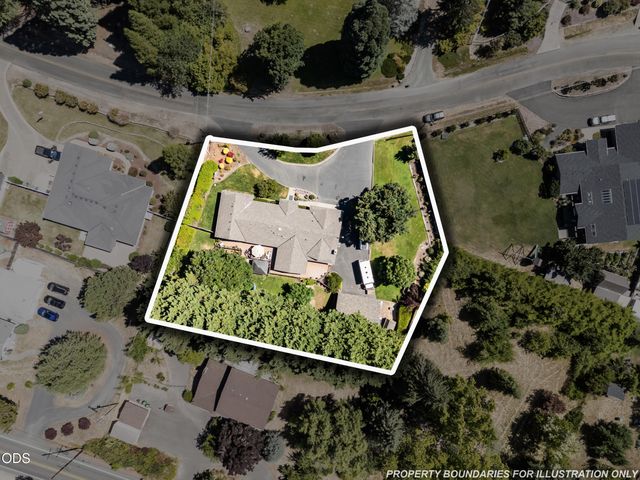 686 Towne Street, Grants Pass, OR 97527