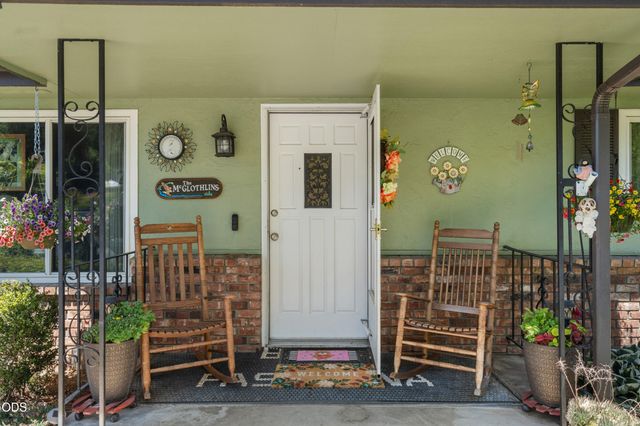 686 Towne Street, Grants Pass, OR 97527