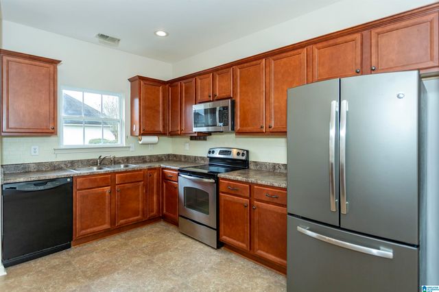 6652 WOODFORD LANE, Bessemer, AL 35022