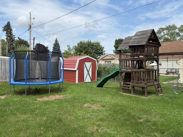 5010 W Euclid AVENUE, Milwaukee, WI 53219